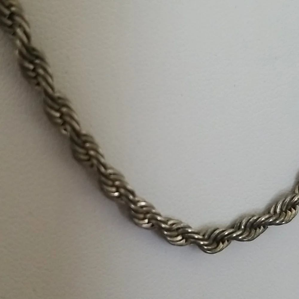 Twisted Silvertone Chain